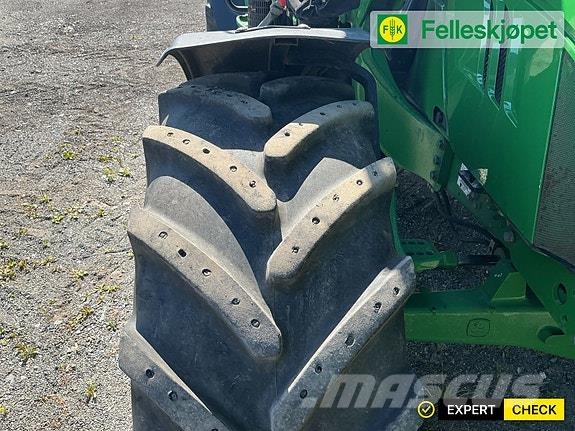 John Deere 6115R 40 km الجرارات