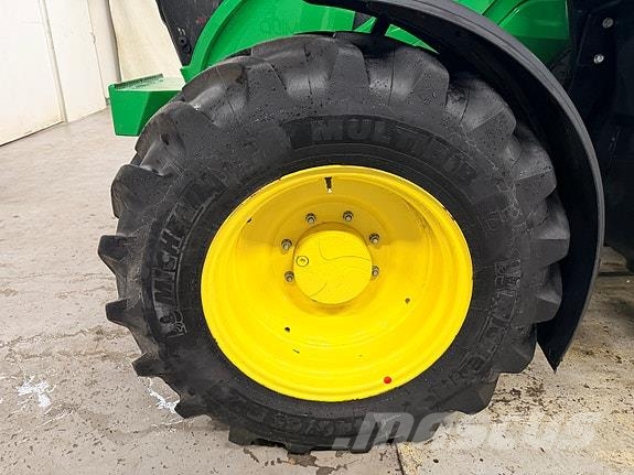 John Deere 6115RC Traktorer