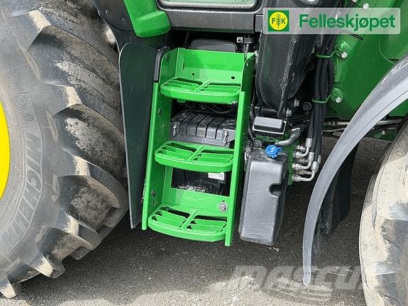 John Deere 6120M الجرارات