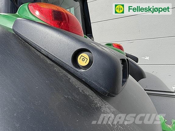 John Deere 6120M الجرارات