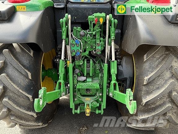 John Deere 6120M الجرارات