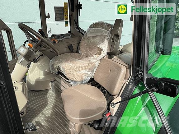 John Deere 6120M الجرارات