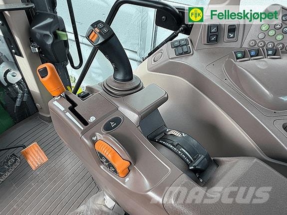 John Deere 6120M الجرارات