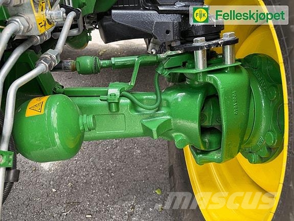 John Deere 6120M الجرارات