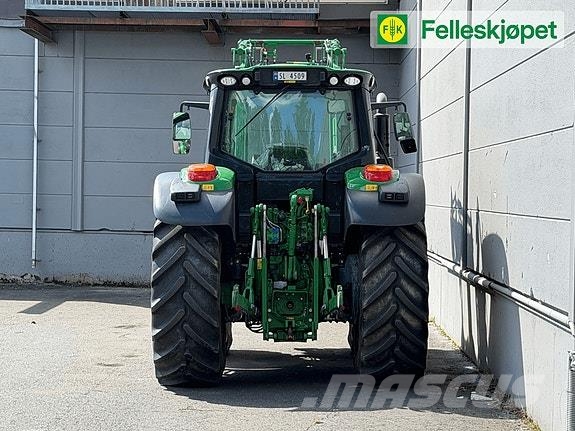 John Deere 6120M الجرارات