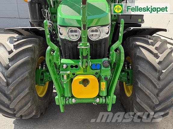 John Deere 6120M الجرارات
