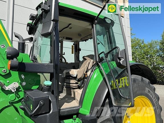 John Deere 6120M الجرارات