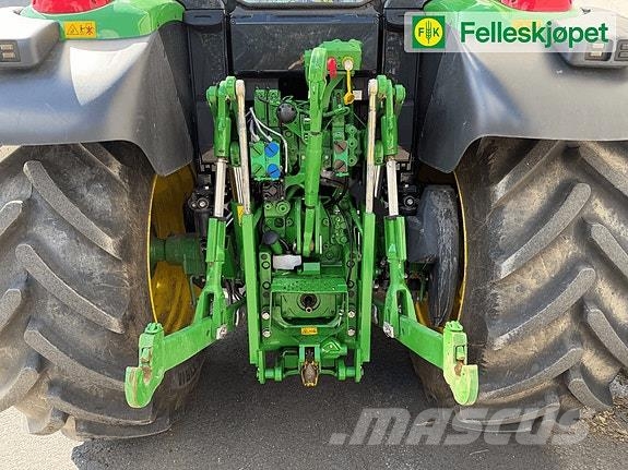 John Deere 6120M الجرارات