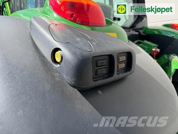 John Deere 6120M الجرارات