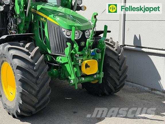 John Deere 6120M الجرارات