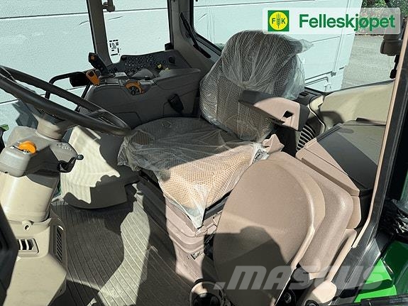 John Deere 6120M الجرارات
