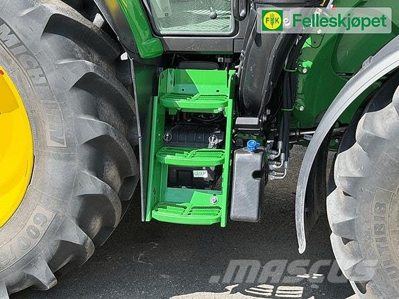 John Deere 6120M الجرارات