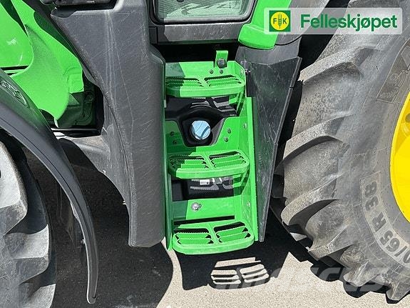 John Deere 6120M الجرارات