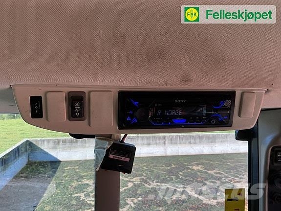 John Deere 6120M Traktorji