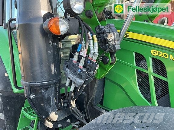 John Deere 6120M Traktorji