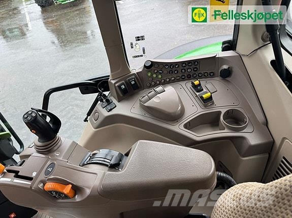 John Deere 6120M Traktorer