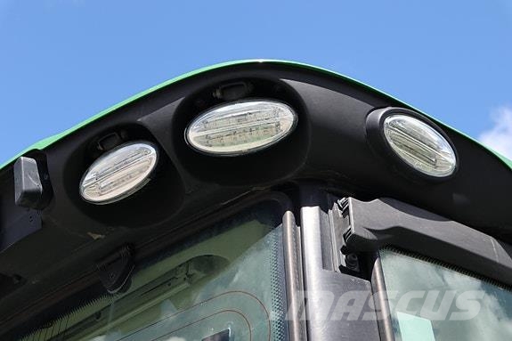 John Deere 6130 R Traktorit