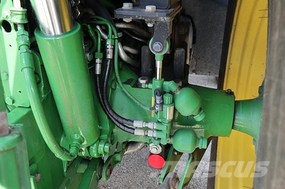 John Deere 6130 R Traktorit