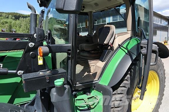 John Deere 6130 R Traktorit