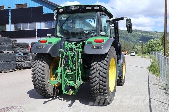 John Deere 6130 R Traktorit