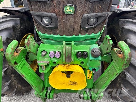 John Deere 6130R الجرارات