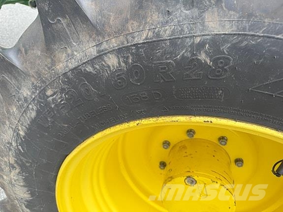 John Deere 6130R الجرارات