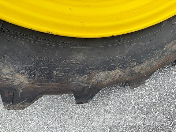 John Deere 6130R الجرارات