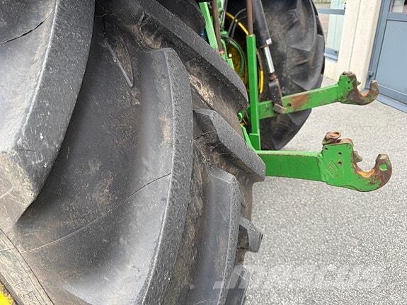 John Deere 6130R الجرارات