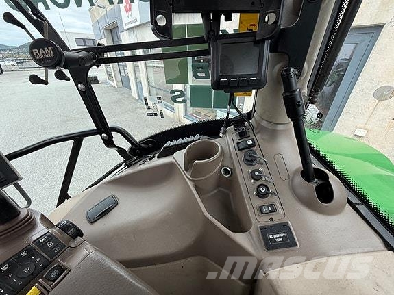 John Deere 6130R الجرارات