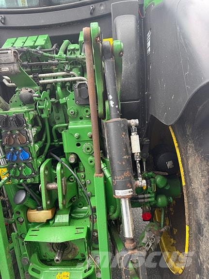 John Deere 6130R الجرارات