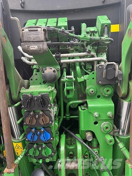 John Deere 6130R الجرارات