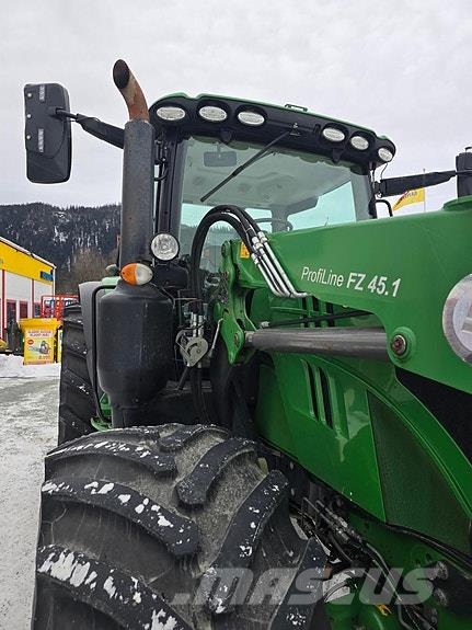 John Deere 6130R Traktori