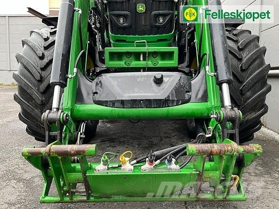 John Deere 6130R Traktorer