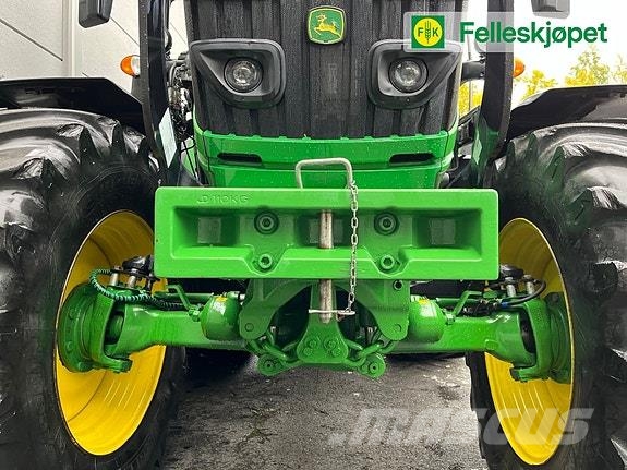 John Deere 6130R Traktorer