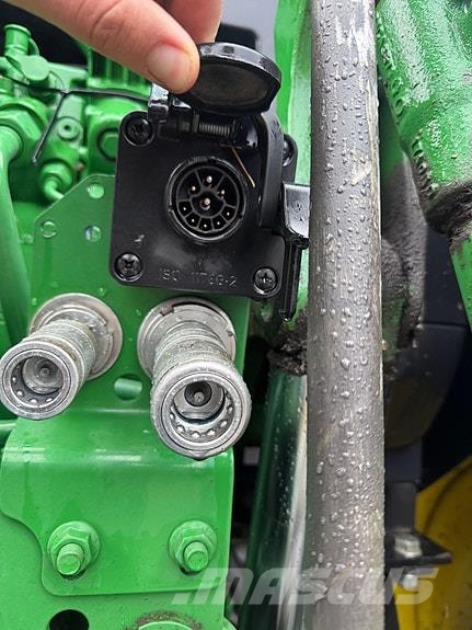 John Deere 6130R 50 KM Tractoare