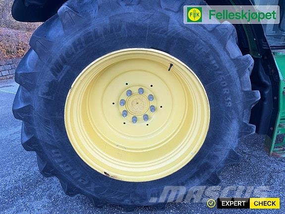 John Deere 6150R 40 km Traktoren