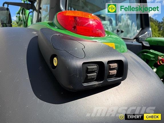 John Deere 6155M الجرارات