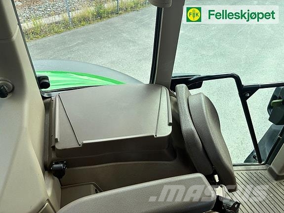 John Deere 6155M med Ålø laster Traktorer