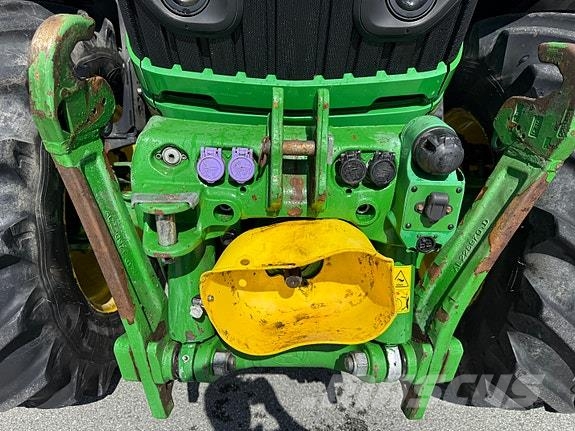 John Deere 6155R Tractoren