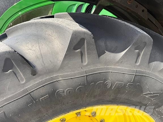 John Deere 6155R Tractoren