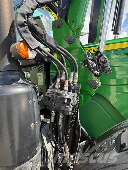 John Deere 6155R Tractoren