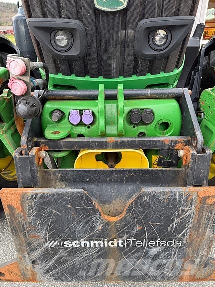 John Deere 6155R Трактори