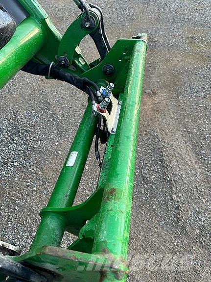 John Deere 6215R Traktörler