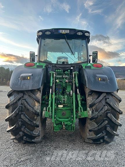 John Deere 6215R Traktörler