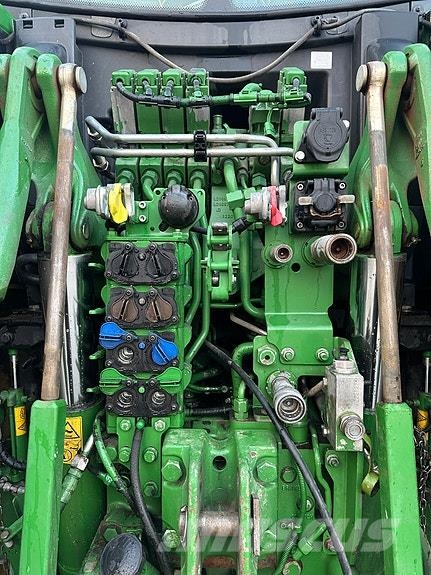 John Deere 6215R Traktörler