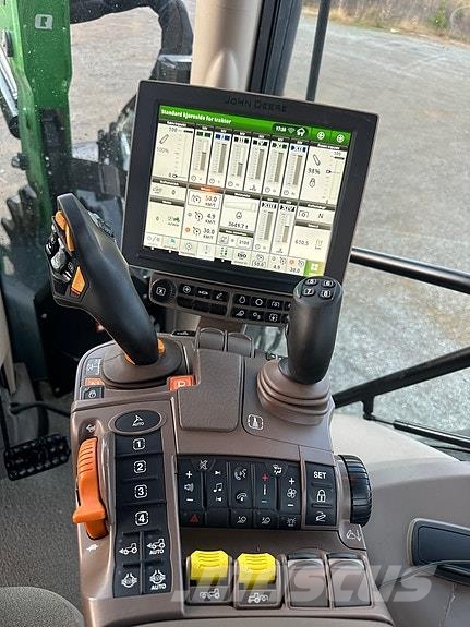 John Deere 6215R Traktörler