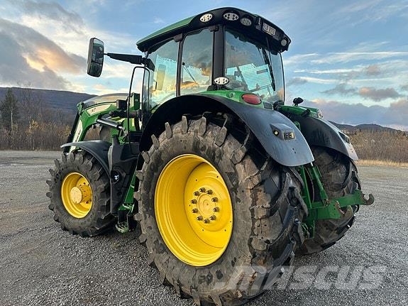 John Deere 6215R Traktörler