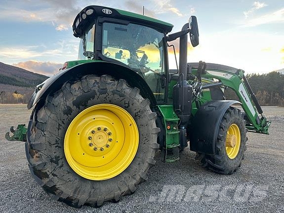 John Deere 6215R Traktörler