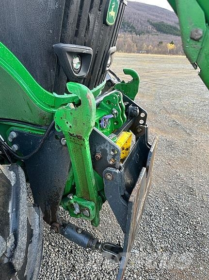 John Deere 6215R Traktörler