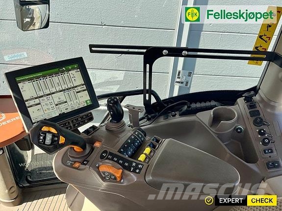 John Deere 6250R Black Edition Traktory